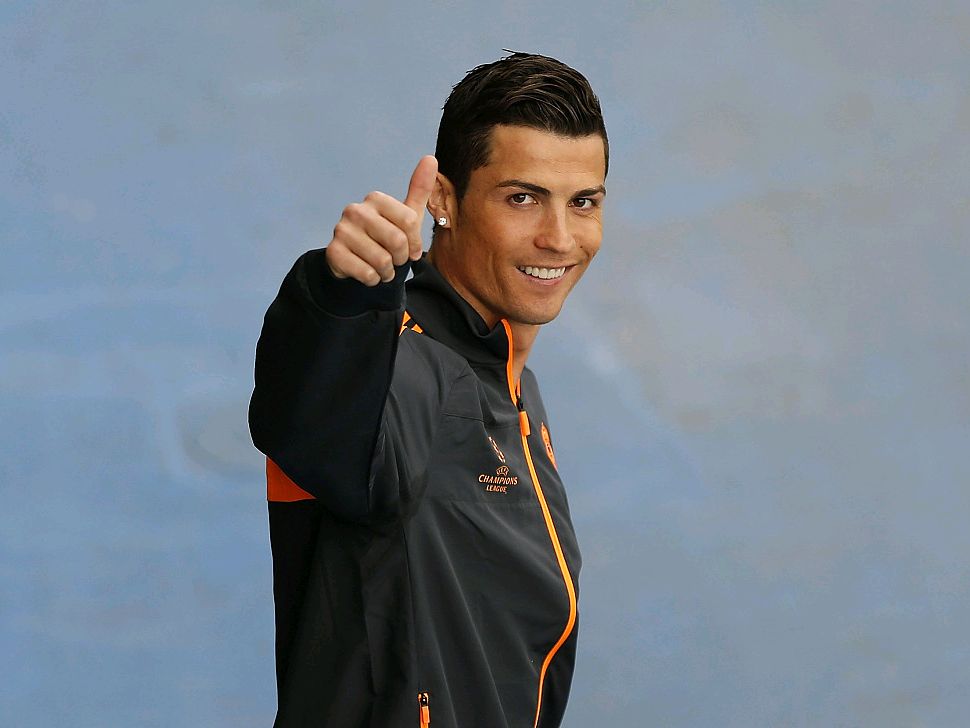 球迷态度：回顾2025年国内外足坛，哪些事让你印象深刻？（从球迷视角盘点2025年中外足坛：哪些瞬间最难忘？）