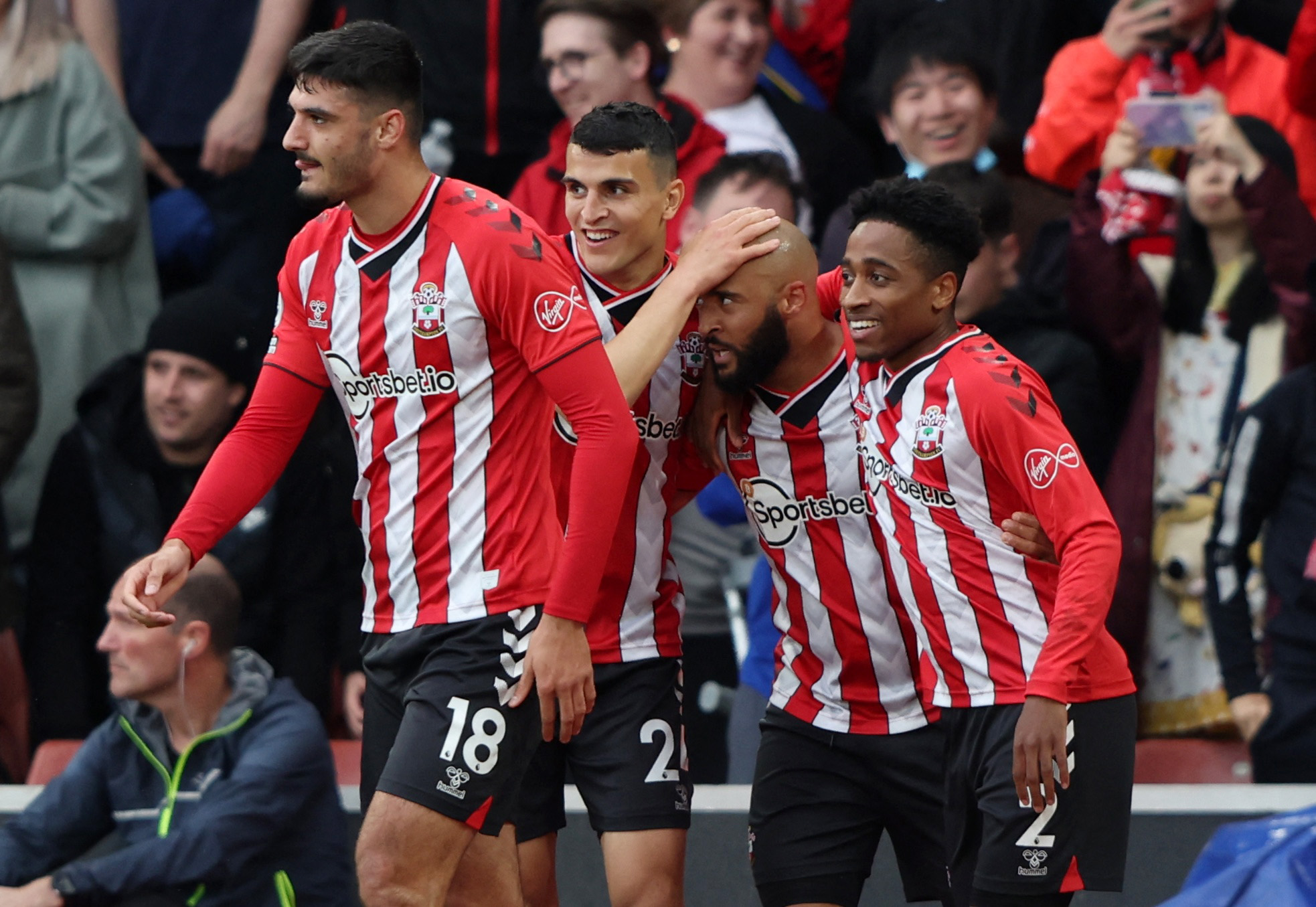 欧冠综合 ｜ 拜仁逆转葡体 国米不敌利物浦（欧冠综述：拜仁逆转击退葡体，国米不敌利物浦）