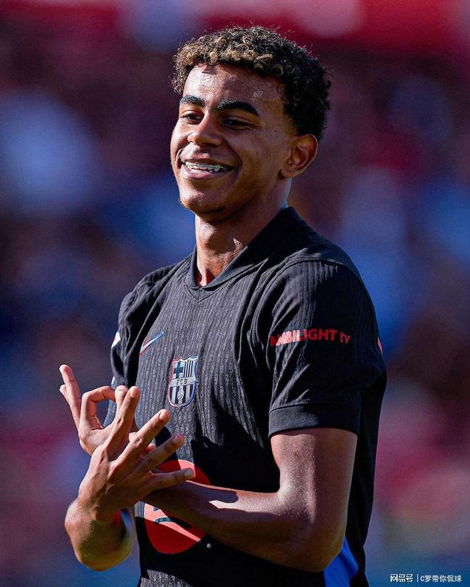 都体：弗拉霍维奇将伤停至26年3月，已回到塞尔维亚休养（都灵体育报：弗拉霍维奇预计伤缺至2026年3月，已返回塞尔维亚休养）