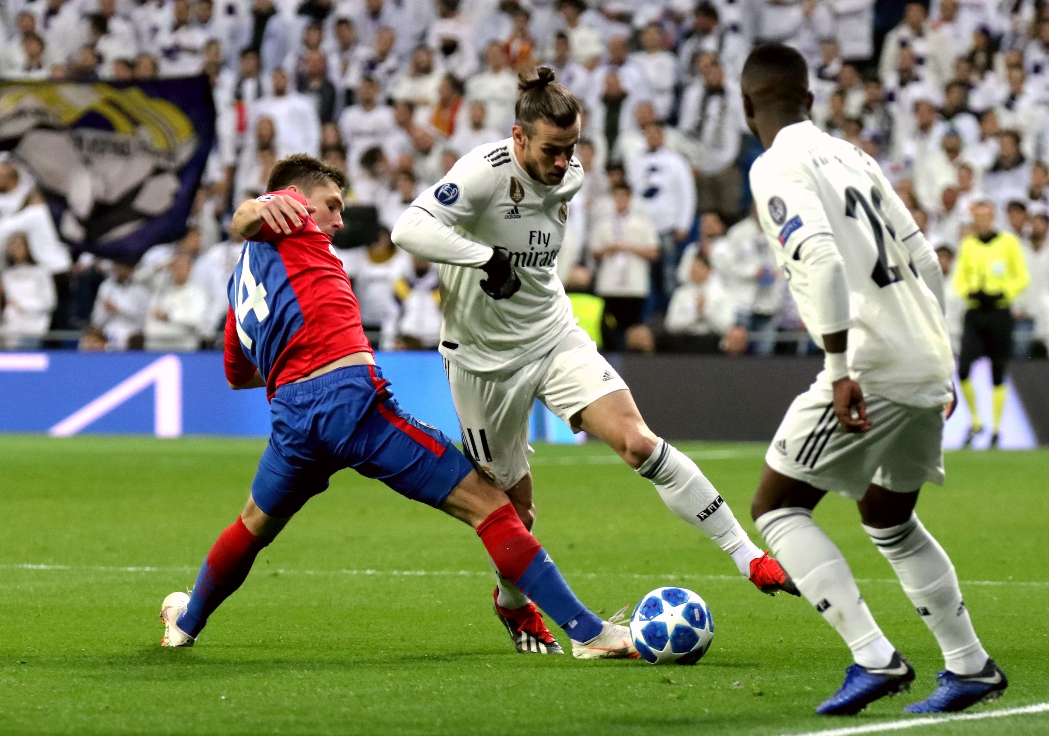 阿莱格里31场米兰和都灵德比取胜19场，仅输5场