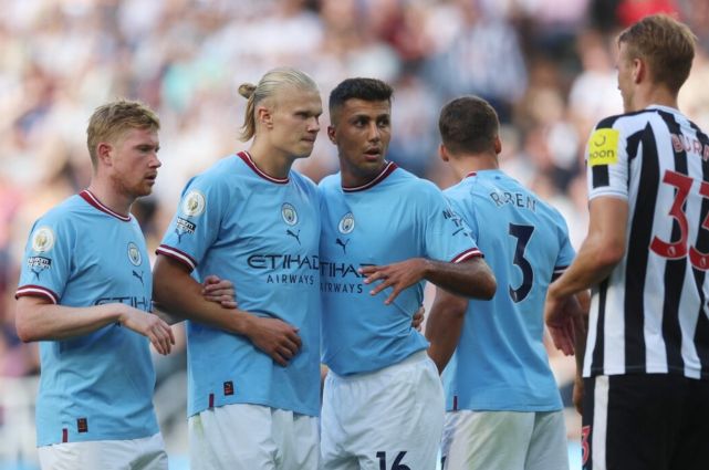 米体：博阿滕纪录片中有女性出镜指控他，但播出时都被剪掉了