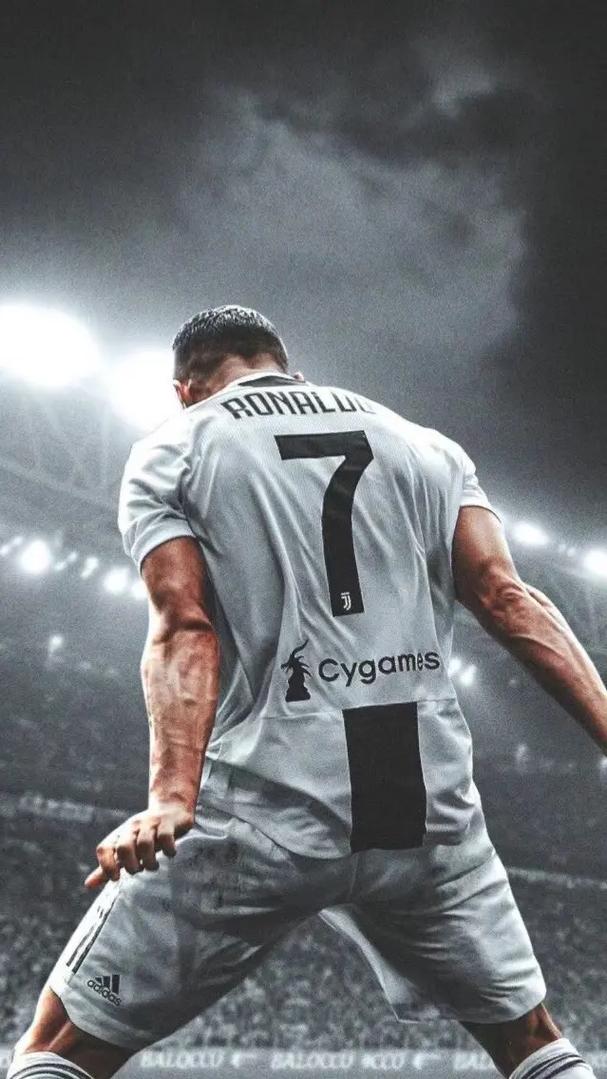 德甲第15轮指南：多特门兴上演普鲁士德比，汉堡盼爆冷法鹰（德甲第15轮看点：多特迎战门兴上演普鲁士德比，汉堡力争爆冷法鹰）