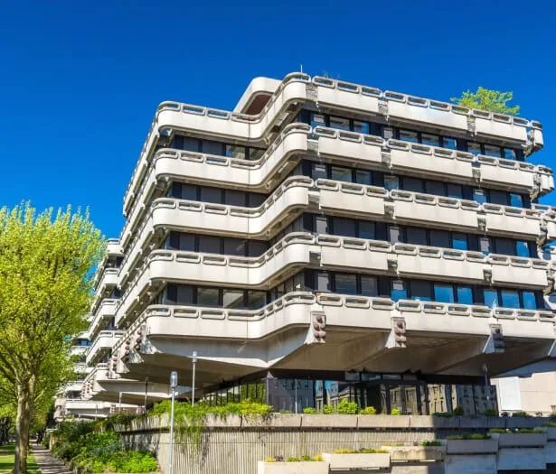 Apartment Building - 懂球帝